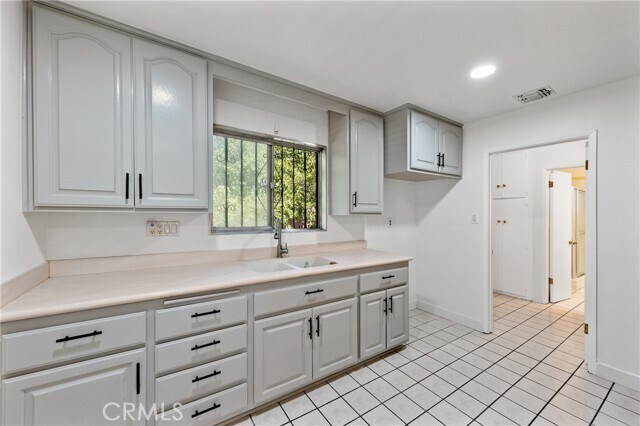 Building Photo - 3149 Stichman Ave