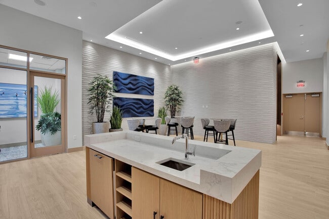 Building Photo - 151 N Seabreeze Blvd