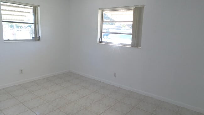 Building Photo - 9459 SW 51st Ct