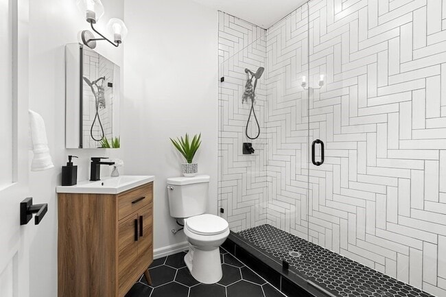 Building Photo - 31 Cunningham St