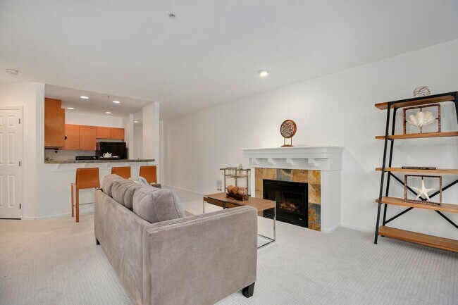 Building Photo - Charming 1-Bedroom in North Queen Anne clo...