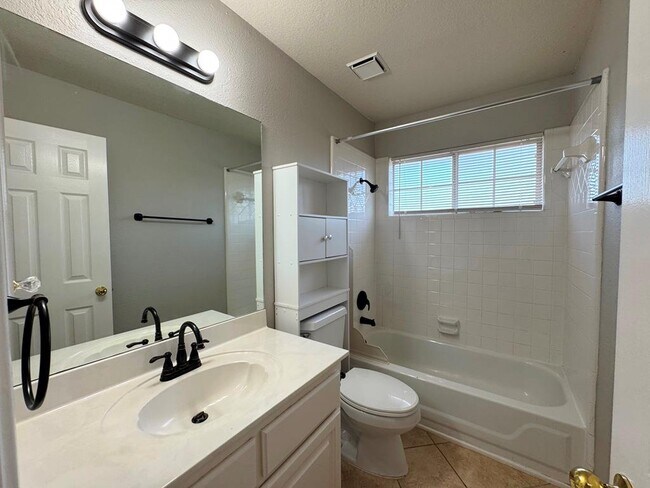 Building Photo - 5844 Back Bay Ln