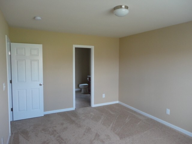 Building Photo - 1002 Collington Dr