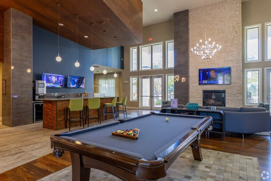 Building Photo - 9301 Old Bee Caves Rd