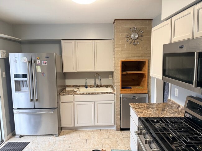 Building Photo - 202 Kentucky St