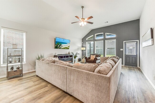 Building Photo - 12430 Ashgrove Point Dr