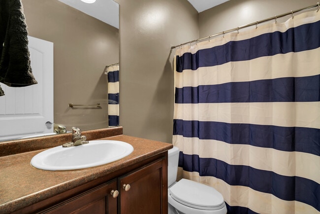 Building Photo - 68 Lincoln Way