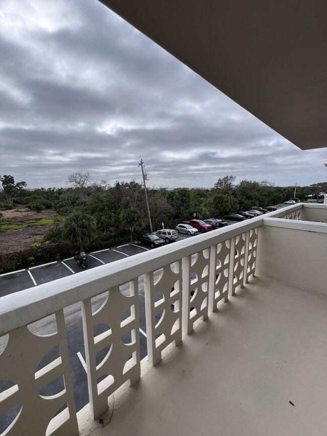 Building Photo - 223 Columbia Dr