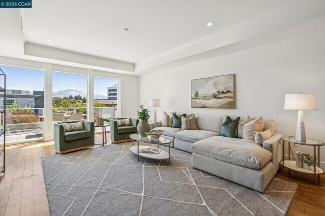 Building Photo - 1756 Cole Ave