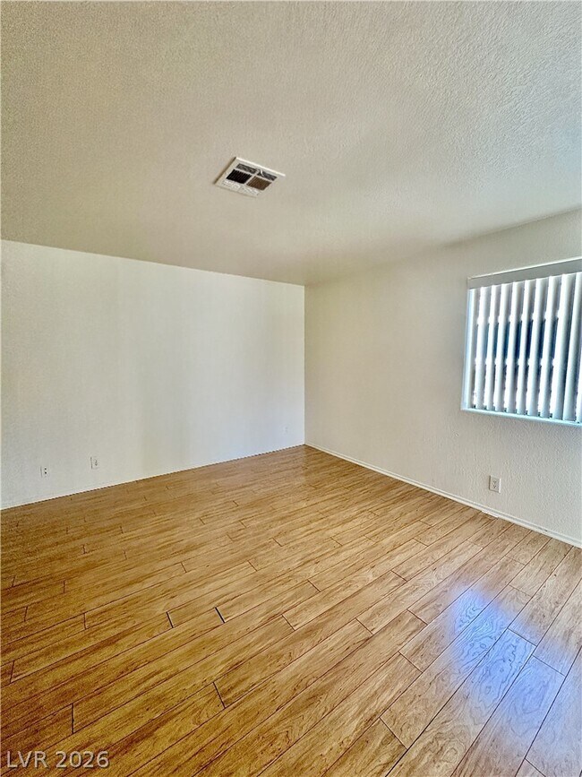 Building Photo - 5042 S Rainbow Blvd