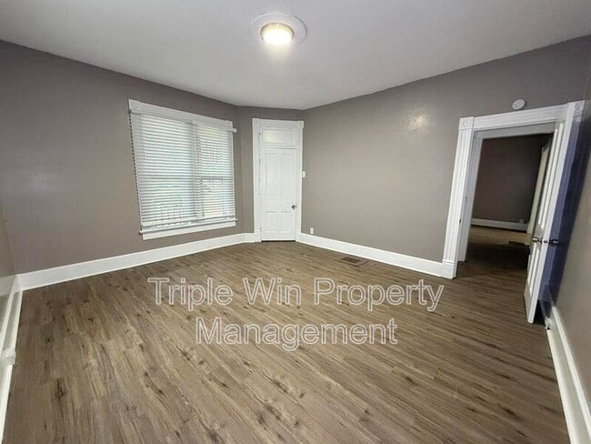 Building Photo - 307 State Hwy 47