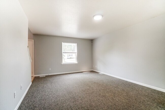 Building Photo - 3704 Willow Run Dr