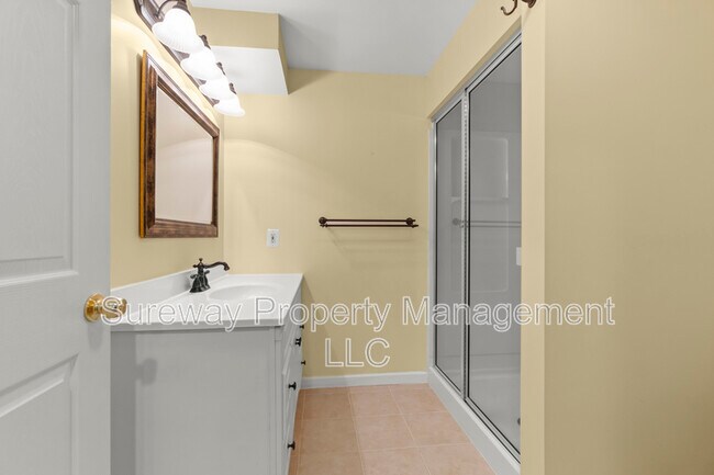 Building Photo - 2 Heather Ln