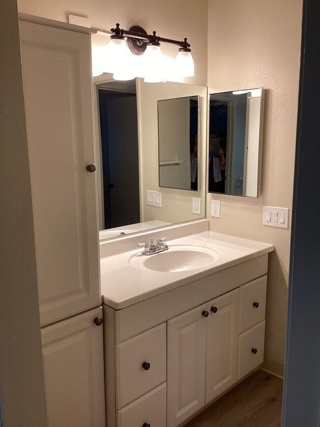 Building Photo - ONLY $1,350.00 PER MONTH - DON'T MISS OUT ON THIS CUTE GROUND FLOOR -2 BEDROOM/1BATH CONDO IN GAT...