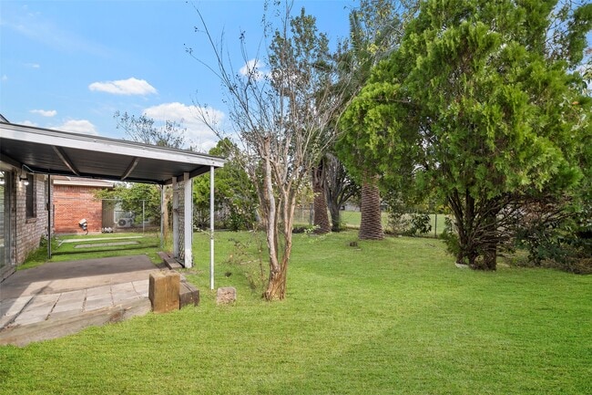 Building Photo - 13335 Ambrose St