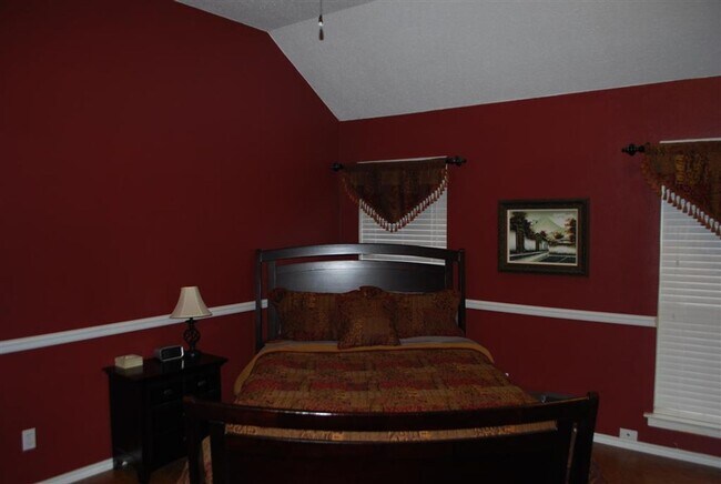 Building Photo - VIEW NOW/COMING SOON - Charming 3 Bed Home in NRH | Open Kitchen + Spacious Backyard