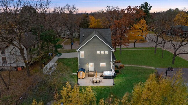 Building Photo - 924 Capital St