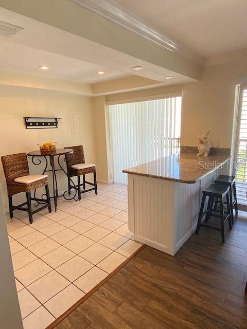 Building Photo - 2700 Cove Cay Dr