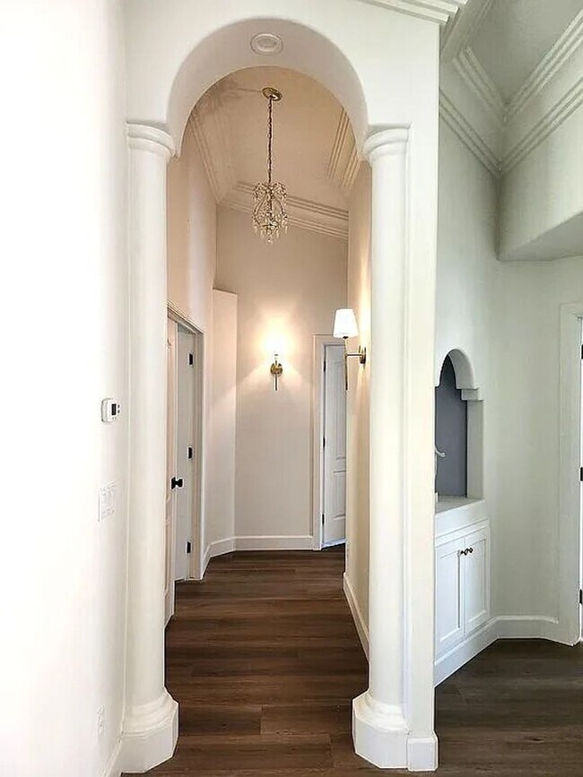 Building Photo - Charming Home Next To Sunbrook Golf Club!