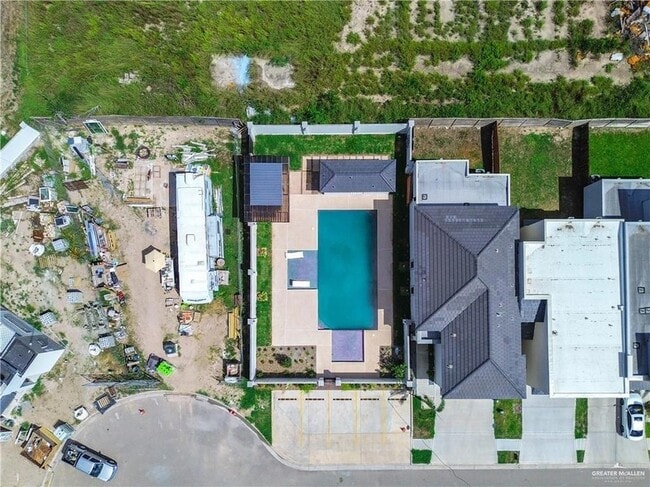 Building Photo - 2206 Corales St