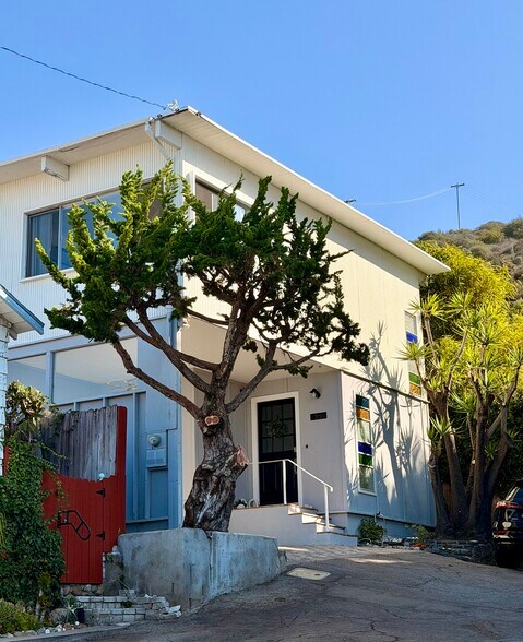 Building Photo - 31501 Burnside Pl