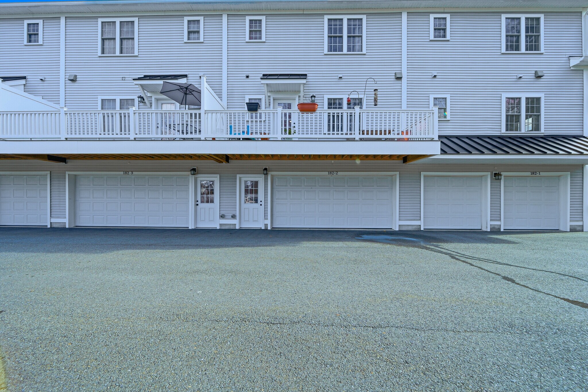 Building Photo - 182 Main St