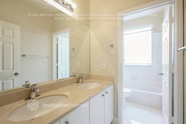 Building Photo - 14284 SW 159th Pl