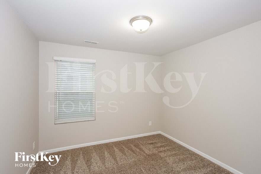 Building Photo - 9612 Hamel St