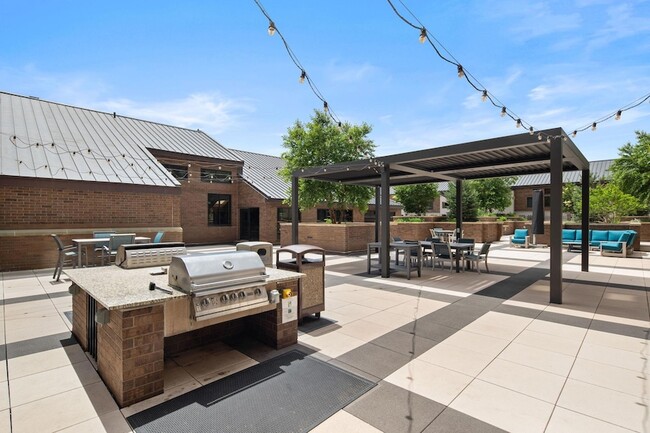 Building Photo - 20 NE 2nd St