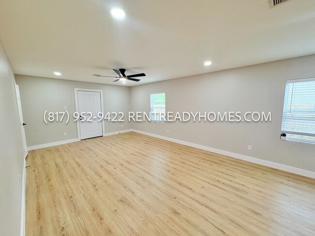 Building Photo - 1416 Fairbanks St