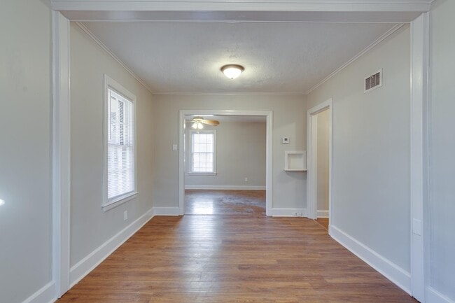 Building Photo - 950 Parkhaven Ln