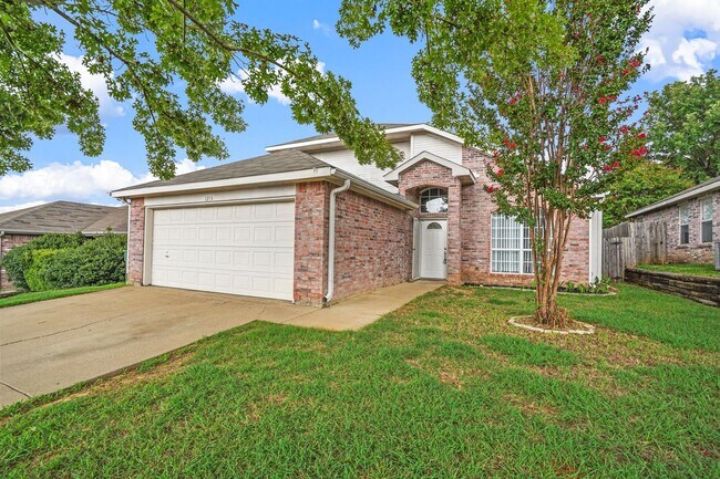 Building Photo - TOTALY REMODELED 4-2 In Mansfield ISD!