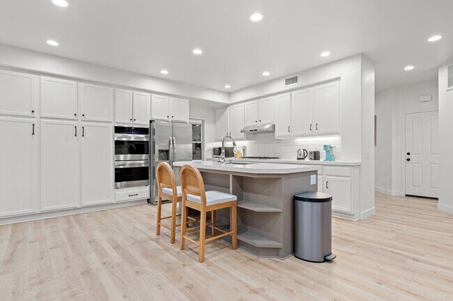 Building Photo - Gated Newport Coast 4BR w/ Pool Access