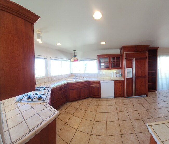 Building Photo - THOSE MORRO BAY VIEWS! Bright and Airy 2 bedroom 2 bath house near Embarcadero