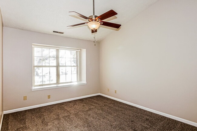 Building Photo - 2043 Glendora Dr