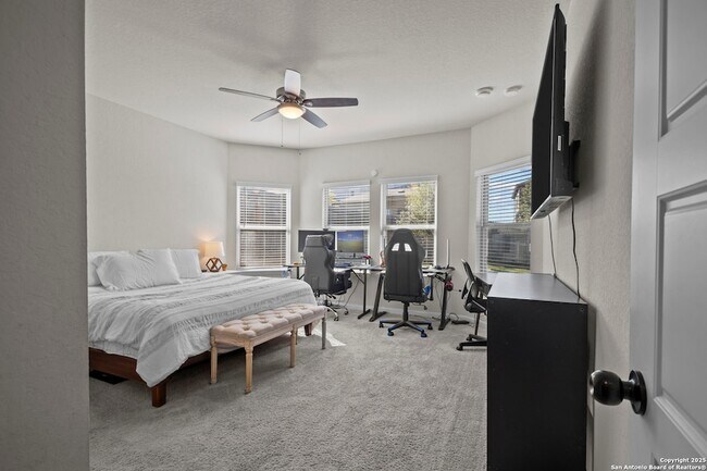 Building Photo - 13044 Louberg Vly