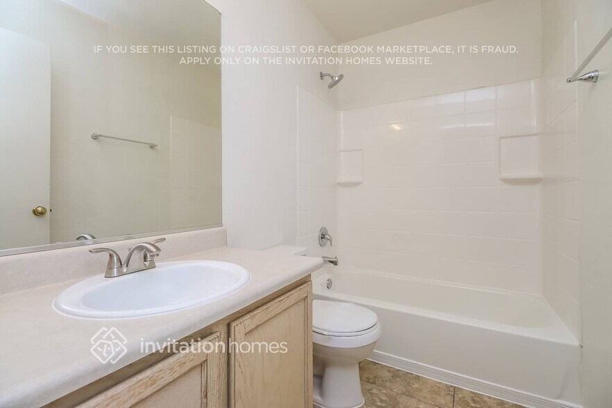 Building Photo - 4125 E Hide Trail