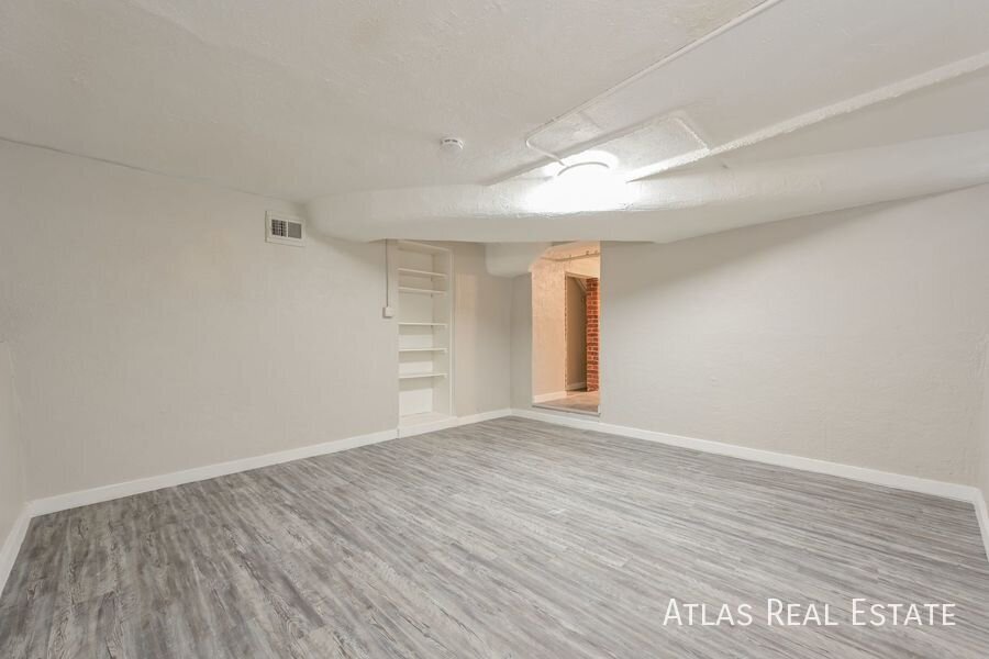 Building Photo - 1220 Corona St