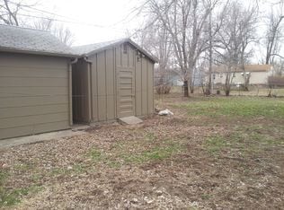 Building Photo - 3112 S Vermont Ave