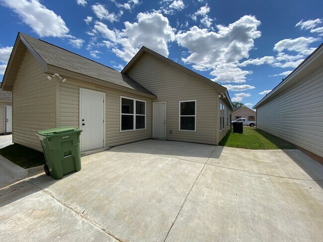 Building Photo - Home for rent in Montgomery!!! View with 48 Hours Notice!