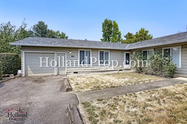 Building Photo - 1974 NE Barberry Dr