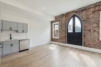 Building Photo - 1535 N Sydenham St