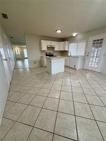 Building Photo - 823 Blue Oak Dr