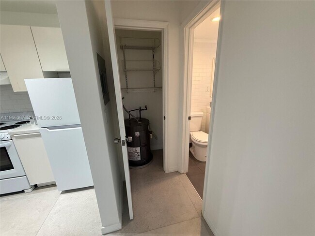 Building Photo - 5963 SW 66th Terrace