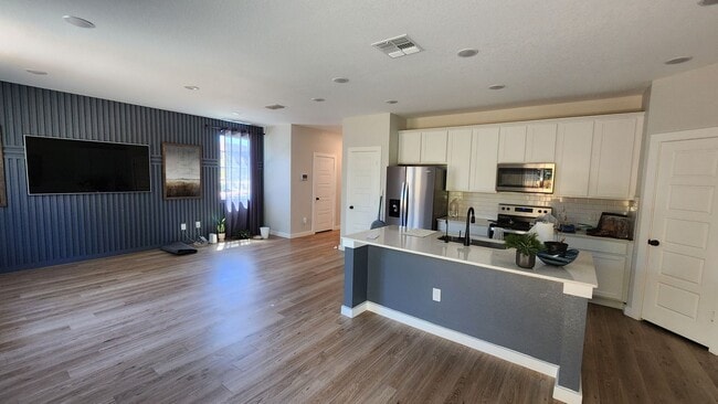 Building Photo - University Village -4bd, 2bth/Hausman Rd