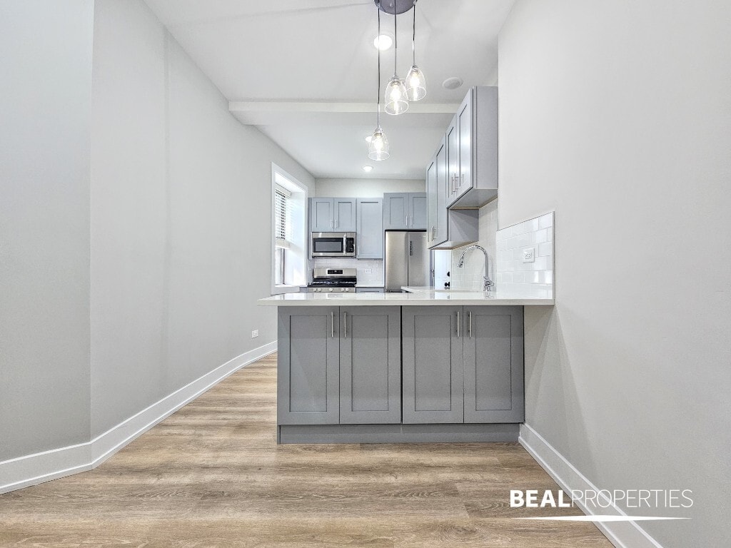 Building Photo - 428 W Belden Ave