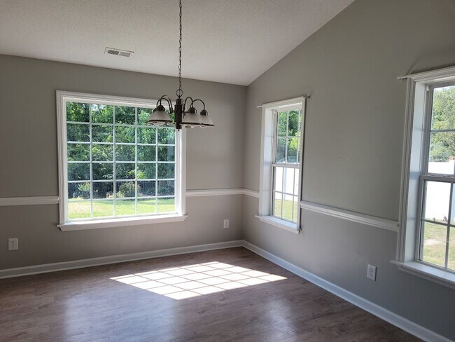 Building Photo - 211 Marsh Hen Ct