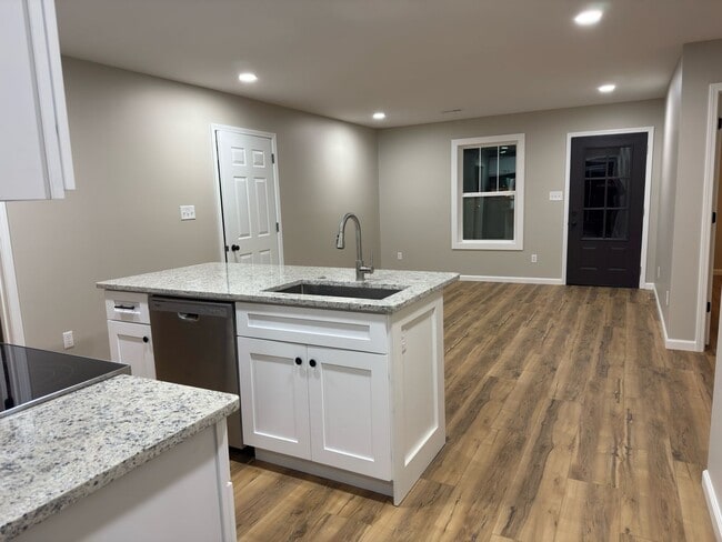 Building Photo - Cedar Circle Duplexes