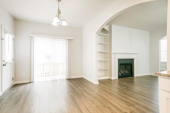 Building Photo - 106 Rosemary St