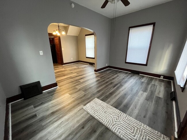 Building Photo - 229 14th Ave